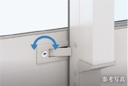 換気用ストッパー＋補助ロック